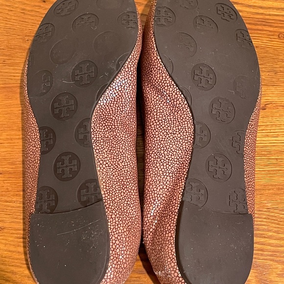 Tory Burch Reva Stingray Leather Ballet Flats - Picture 6 of 7